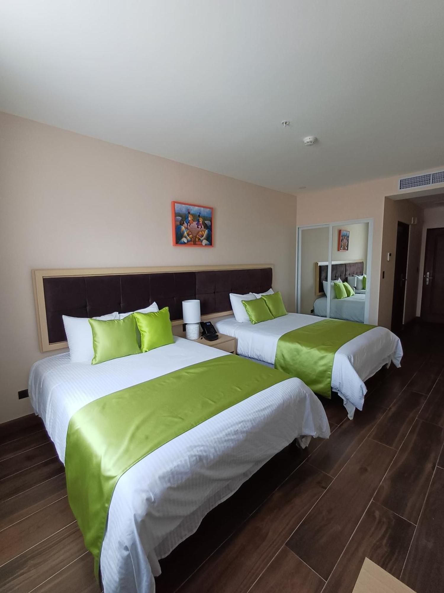 Hotel Puerto Limon Cr Екстер'єр фото