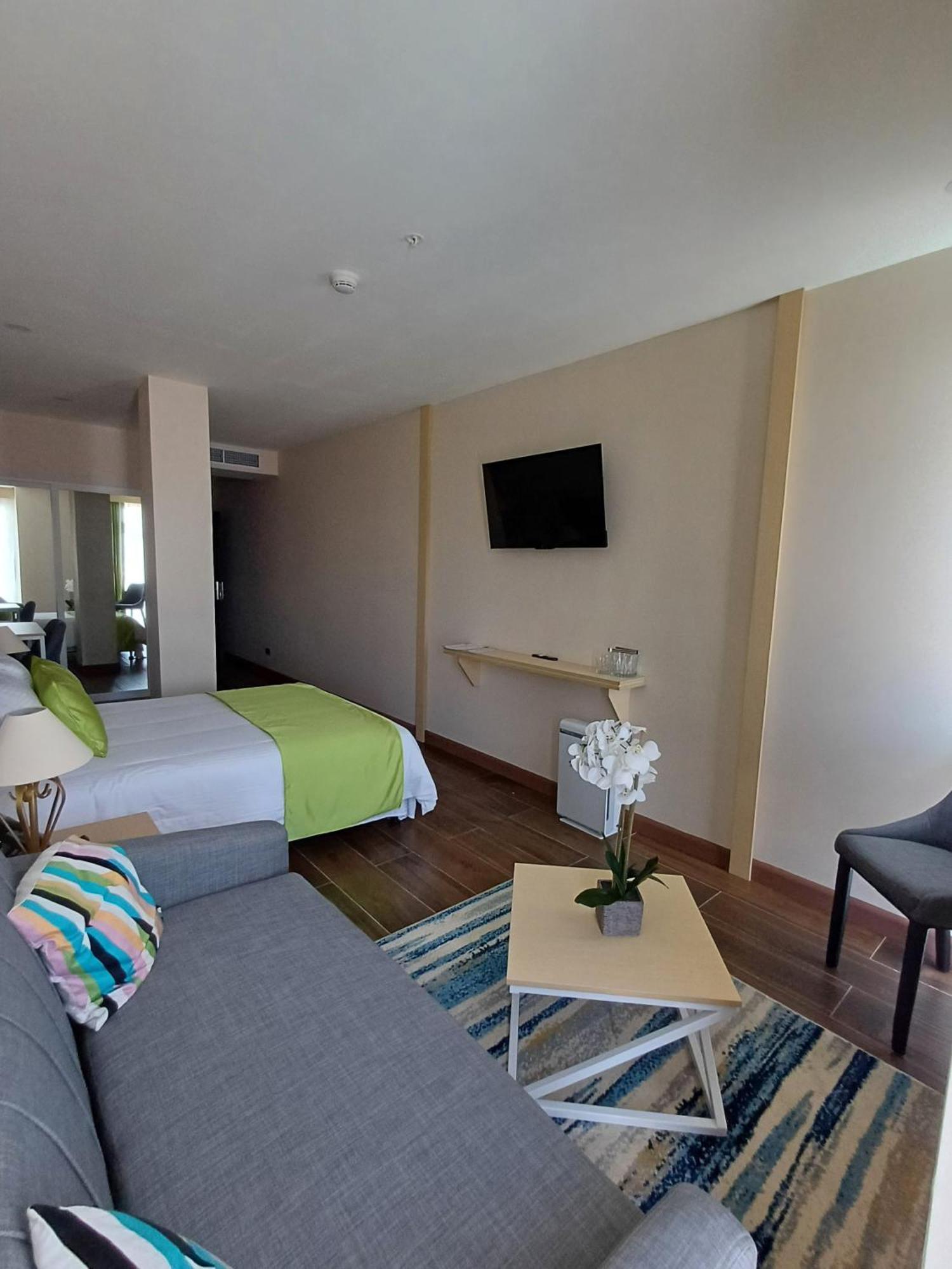 Hotel Puerto Limon Cr Екстер'єр фото